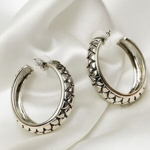 Glam Silver Textured Open Hoop Earrings 1.5" Chunky Bold Statement Jewelry